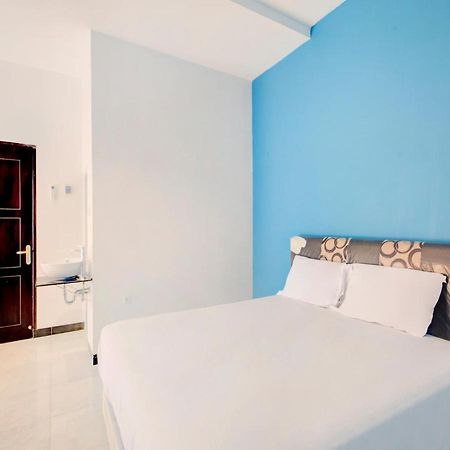 Oyo Life 3987 Kost Aditya Surabaya Bagian luar foto