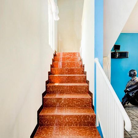 Oyo Life 3987 Kost Aditya Surabaya Bagian luar foto