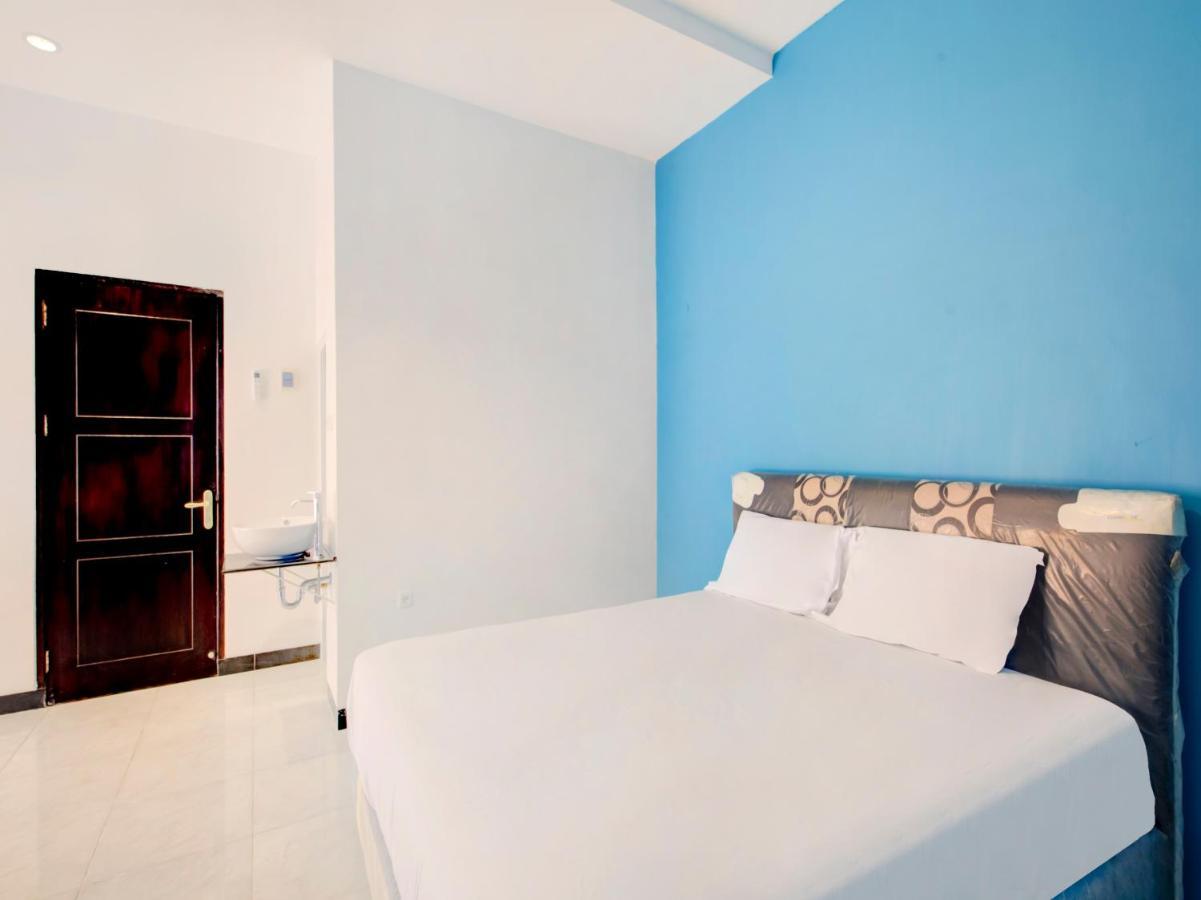 Oyo Life 3987 Kost Aditya Surabaya Bagian luar foto