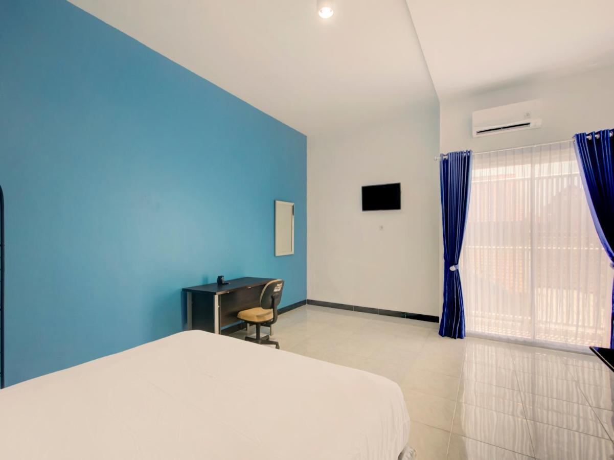 Oyo Life 3987 Kost Aditya Surabaya Bagian luar foto